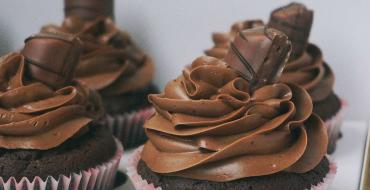 איך להכין קרם שוקולד לקאפקייקס: מתכונים עם תמונות